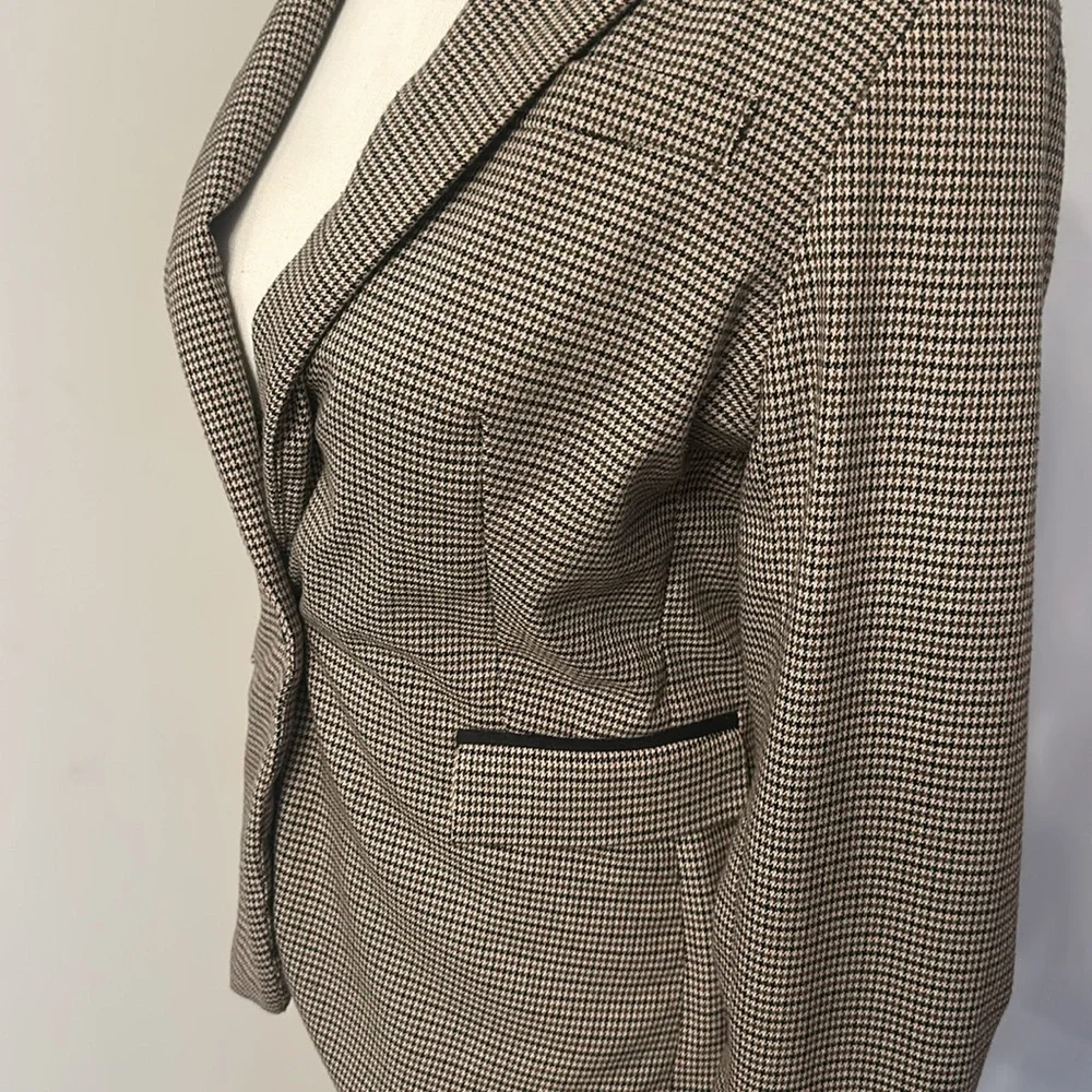 Classic Houndstooth Blazer - Picture 4 of 12